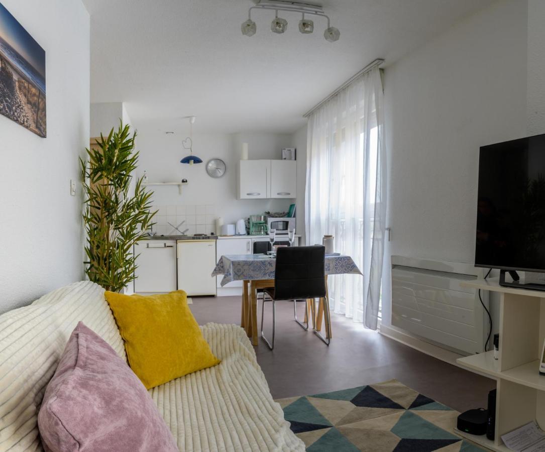 Studio Calme, Proche Centre, Wifi. Belfort Luaran gambar